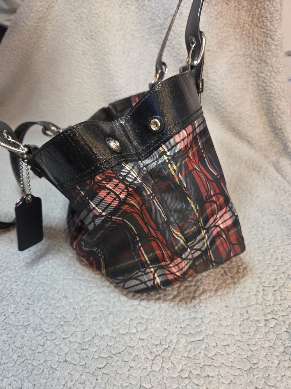 Coach Plaid Shoulder Bag with Black Trim and Red Accent - Picture 3 of 11